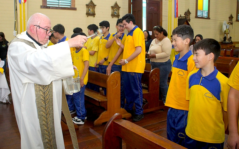 Club Domingo Savio realiza ceremonia de entrega de pañolines