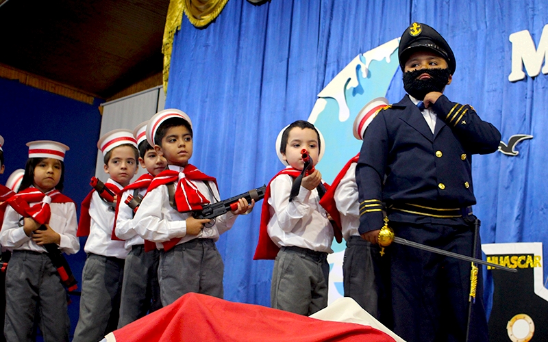 Colegio Don Bosco rinde homenaje a las Glorias Navales