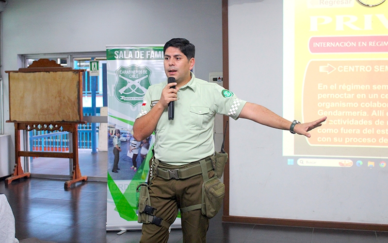 Estudiantes de 2° medio participan en charla sobre la responsabilidad penal juvenil