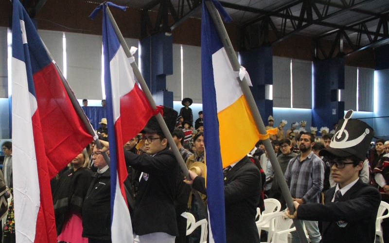Fiestas Patrias con acto cívico lleno de tradición y cultura