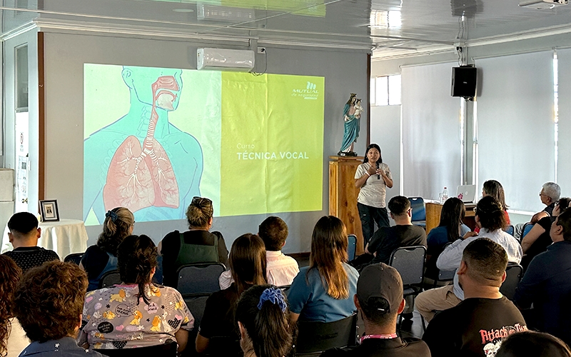 Capacitación fortalece el uso y cuidado de la voz