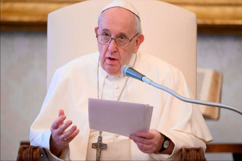 Papa Francisco: Es importante enseñar a rezar a los niños, la oración es cadena de vida.
