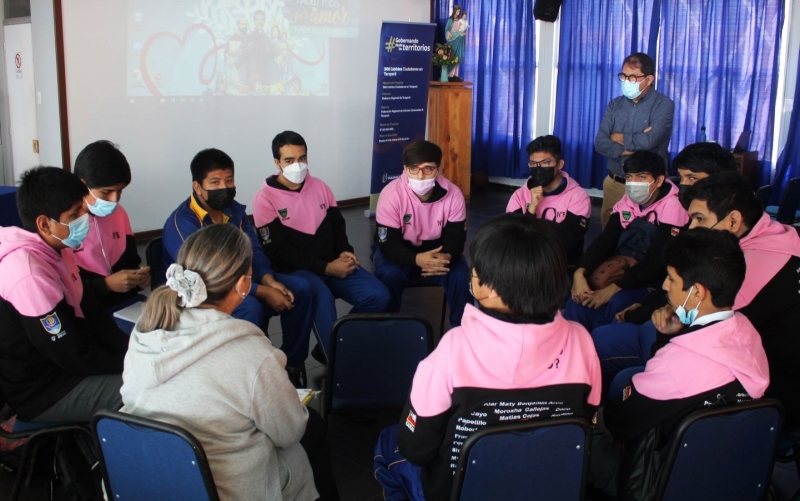 Alumnos de 3° y 4° medio del Colegio Salesiano Don Bosco de Iquique participan en “500 Cabildos Ciudadanos en Tarapacá”
